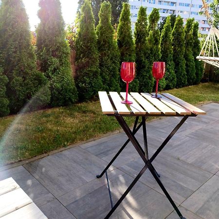 Sunny Sleeps 4 By The Beach With Garden Patio - Gdansk Przymorze Gdańsk Exterior foto