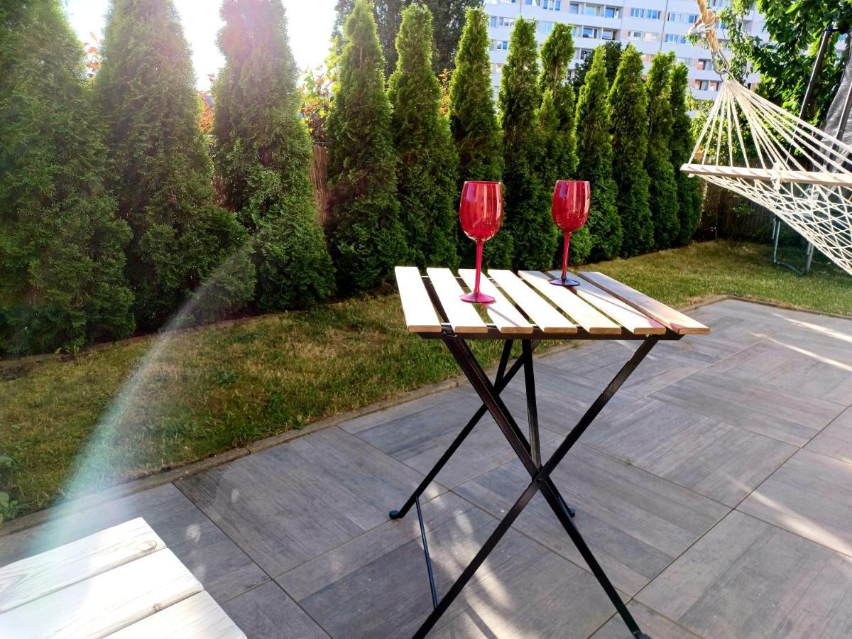 Sunny Sleeps 4 By The Beach With Garden Patio - Gdansk Przymorze Gdańsk Exterior foto