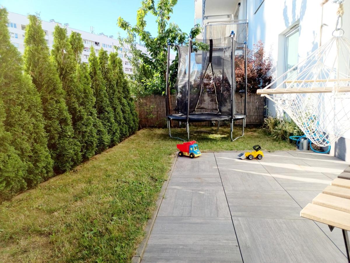 Sunny Sleeps 4 By The Beach With Garden Patio - Gdansk Przymorze Gdańsk Exterior foto