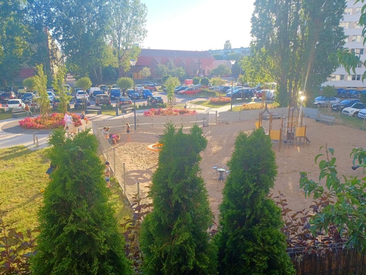 Sunny Sleeps 4 By The Beach With Garden Patio - Gdansk Przymorze Gdańsk Exterior foto